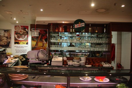 tapas-bar-saam