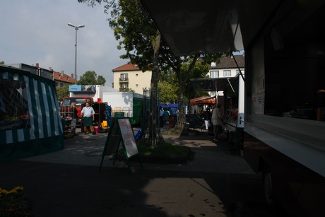 wochenmarkt-hermeskeiler-platz