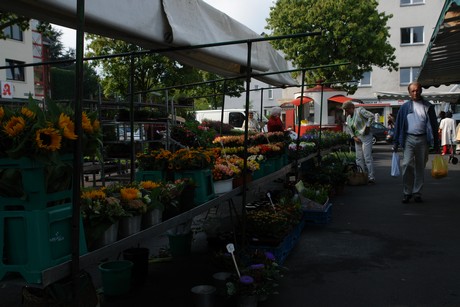 wochenmarkt-hermeskeiler-platz