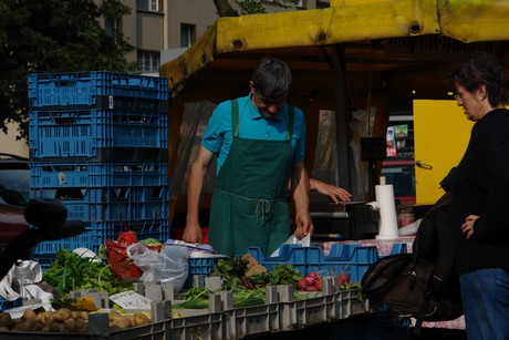 wochenmarkt-hermeskeiler-platz