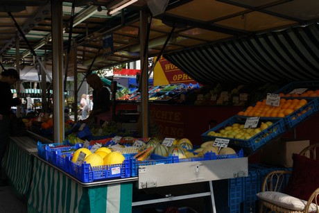 wochenmarkt-hermeskeiler-platz