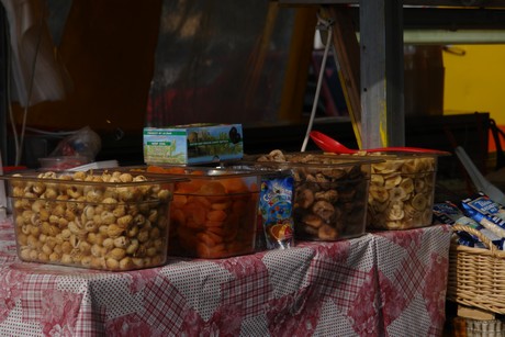 wochenmarkt-hermeskeiler-platz