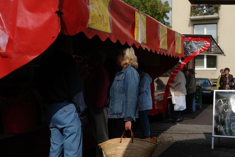 wochenmarkt-hermeskeiler-platz