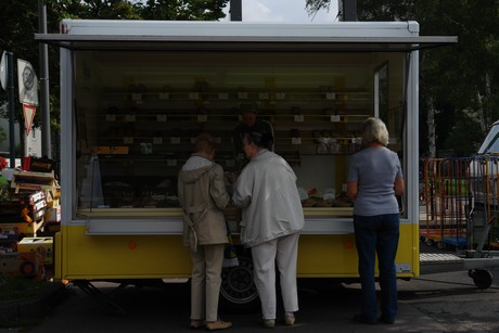 wochenmarkt-hermeskeiler-platz