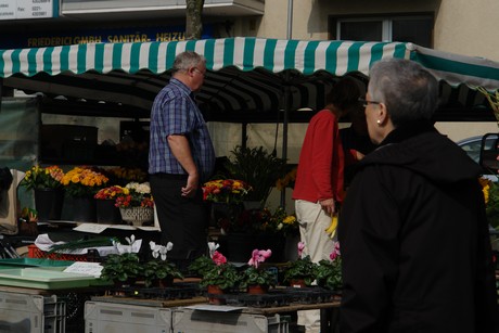 wochenmarkt-hermeskeiler-platz