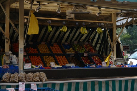 wochenmarkt-hermeskeiler-platz