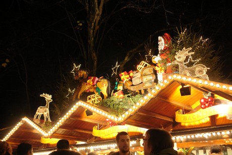 weihnachtsmarkt-neumarkt