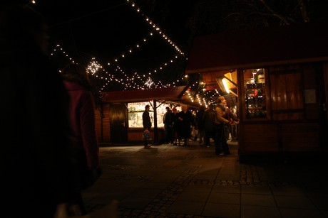 weihnachtsmarkt-neumarkt