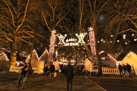 weihnachtsmarkt-neumarkt