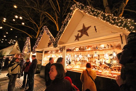 weihnachtsmarkt-neumarkt