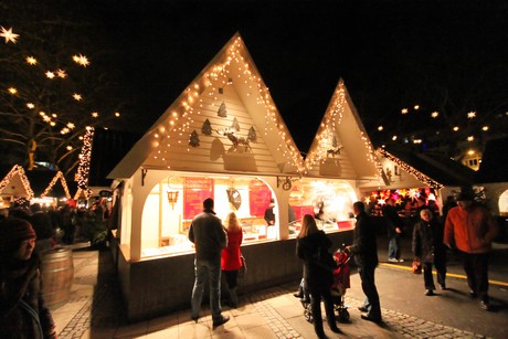 weihnachtsmarkt-neumarkt