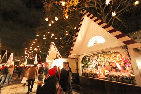 weihnachtsmarkt-neumarkt