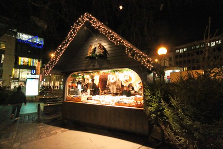 weihnachtsmarkt-neumarkt