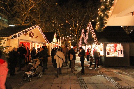 weihnachtsmarkt-neumarkt