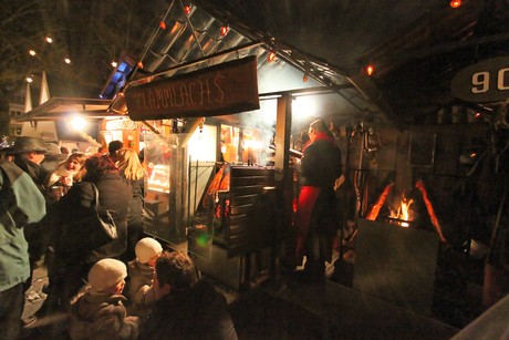 weihnachtsmarkt-neumarkt