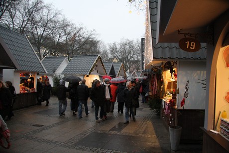 weihnachtsmarkt-neumarkt