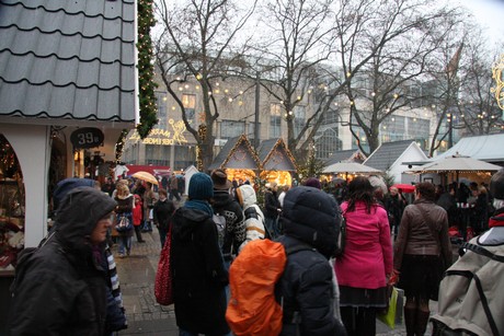 weihnachtsmarkt-neumarkt