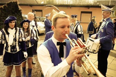 musik-und-showband-weiss-blau-am-stern-bruehl