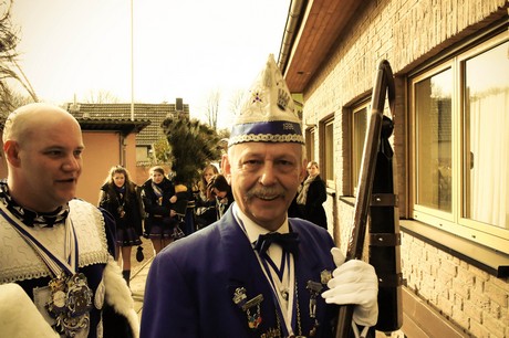 musik-und-showband-weiss-blau-am-stern-bruehl