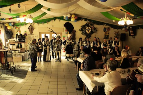 musik-und-showband-weiss-blau-am-stern-bruehl