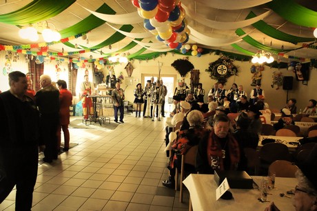 musik-und-showband-weiss-blau-am-stern-bruehl