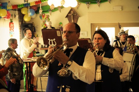 musik-und-showband-weiss-blau-am-stern-bruehl