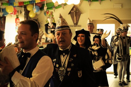 musik-und-showband-weiss-blau-am-stern-bruehl