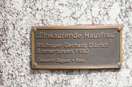 einkaufende-hausfrau