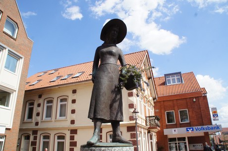 einkaufende-hausfrau