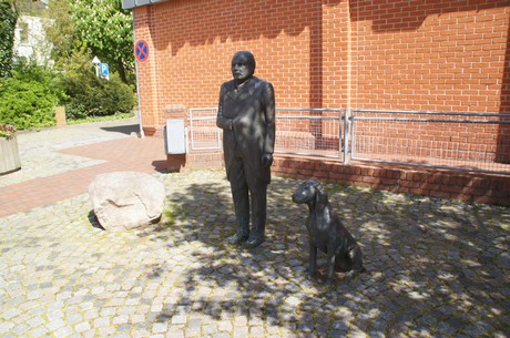 herr-lienhop-mit-weimaraner