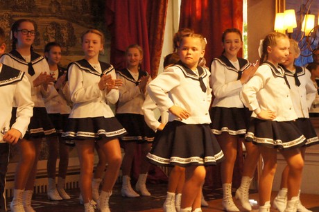 jugendtanzcorps-steinenbruecker-schiffermaedchen