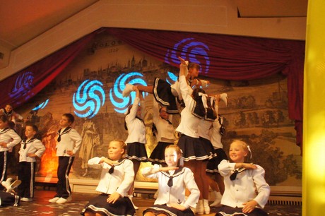 jugendtanzcorps-steinenbruecker-schiffermaedchen