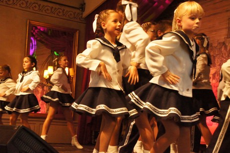 jugendtanzcorps-steinenbruecker-schiffermaedchen
