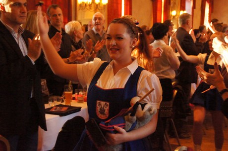 tanzcorps-KG-original-koelsche-domputzer
