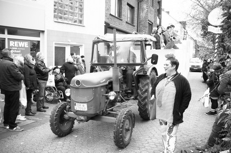 Kinder-und-Jugend-Garde-von-Rot-Weiss-Huerth