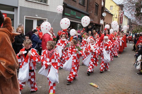 Kinder-und-Jugend-Garde-von-Rot-Weiss-Huerth