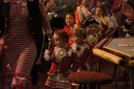 Kindertanzcorps-der-Prinzengarde-Rot-Weiss-Huerth-1947