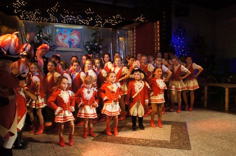Kindertanzcorps-der-Prinzengarde-Rot-Weiss-Huerth-1947