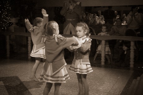 Kindertanzcorps-der-Prinzengarde-Rot-Weiss-Huerth-1947