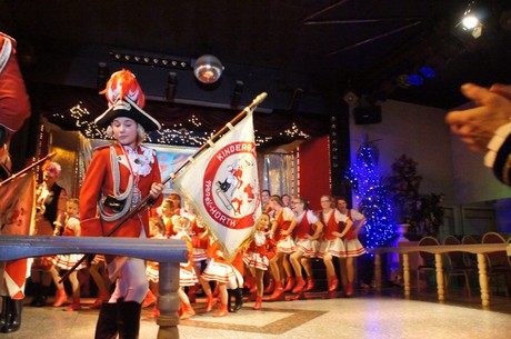 Kindertanzcorps-der-Prinzengarde-Rot-Weiss-Huerth-1947