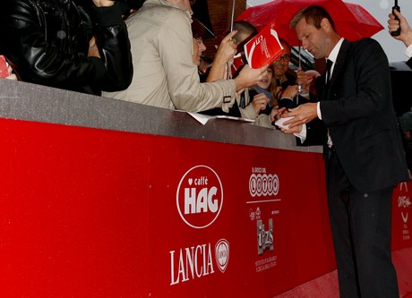 aaron-eckhart