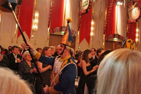 buergergarde-blau-gold