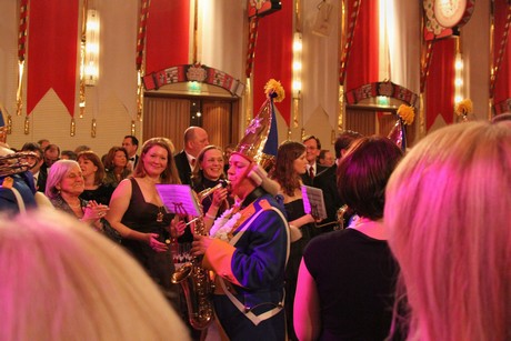 buergergarde-blau-gold