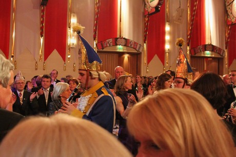 buergergarde-blau-gold