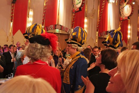 buergergarde-blau-gold