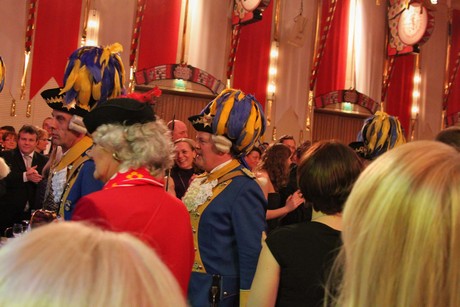 buergergarde-blau-gold