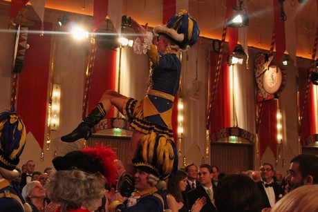 buergergarde-blau-gold