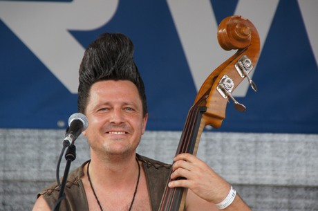 danny-and-the-wonderbras