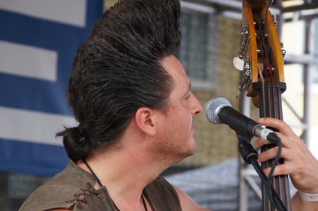danny-and-the-wonderbras