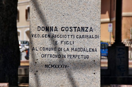 donna-costanza
